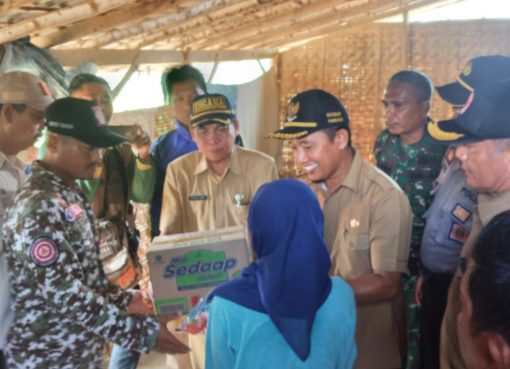 WAKIL BUPATI PAMEKASAN KUNJUNGI WARGA TERDAMPAK ANGIN KENCANG